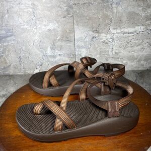 Chaco Z/2 Unaweep Men’s Size 10 Brown/Tan Strap Himing Sandals